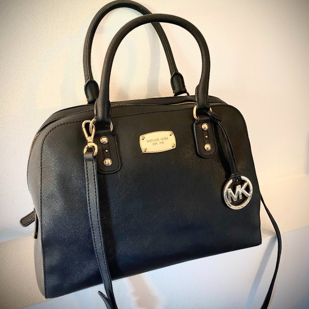 ( Like New) Michael Kors Saffiano Black Satchel